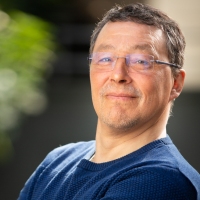 Hvem skal sikre tilsynet med aftalerne inden for råstofområdet